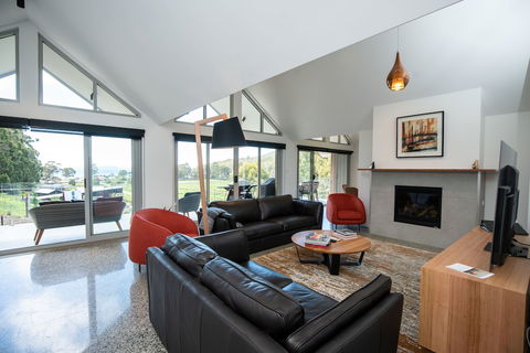 Adventure Bay Retreat - Grafton Accommodation 6