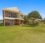 On the Beach at Hastings Point - Grafton Accommodation