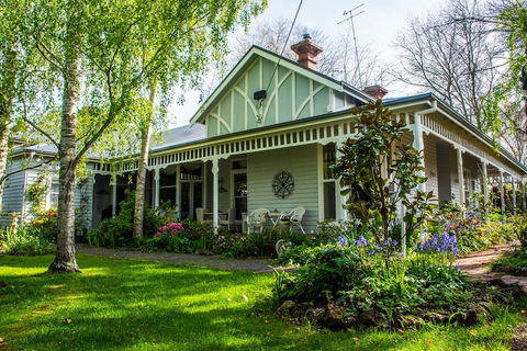 Heytesbury House - Grafton Accommodation 0