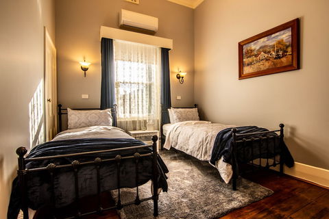 Heytesbury House - Grafton Accommodation 4