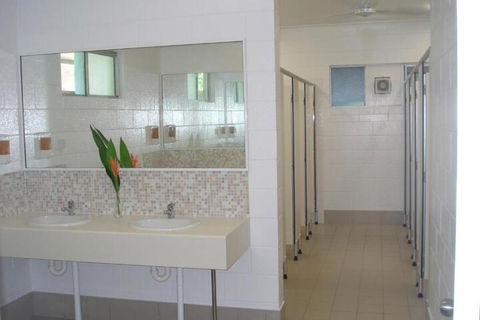 Absolute Backpackers Mission Beach - Grafton Accommodation 5