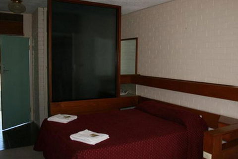 A Room For U - Grafton Accommodation 2