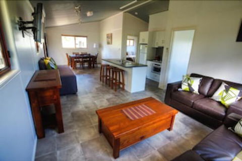 Killarney View Cabins & Caravan Park - Grafton Accommodation 0