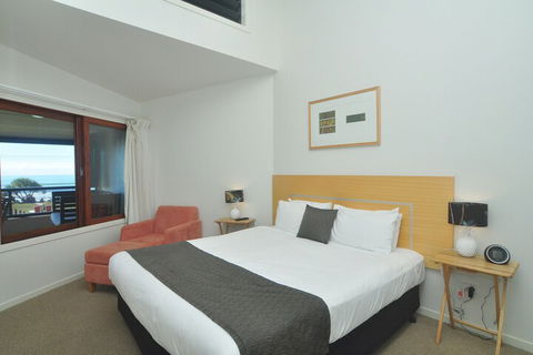 Lennox Holiday Apartments - Grafton Accommodation 2