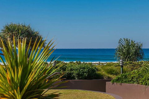 Lennox Holiday Apartments - Grafton Accommodation 6