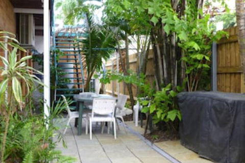 Airlie Court Units - Grafton Accommodation 5