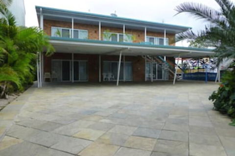 Airlie Court Units - Grafton Accommodation 1