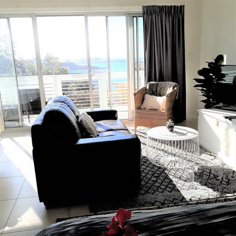 Shutters By The Sea - Grafton Accommodation 6