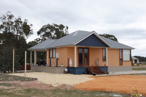 Aurora Cottages - Grafton Accommodation 1