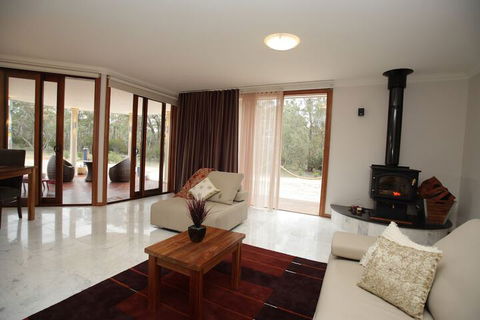 Aurora Cottages - Grafton Accommodation 4