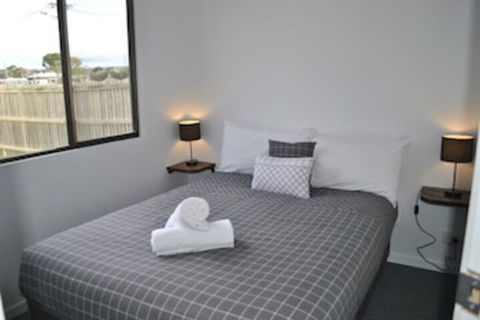 Swansea Holiday Park - Grafton Accommodation 0