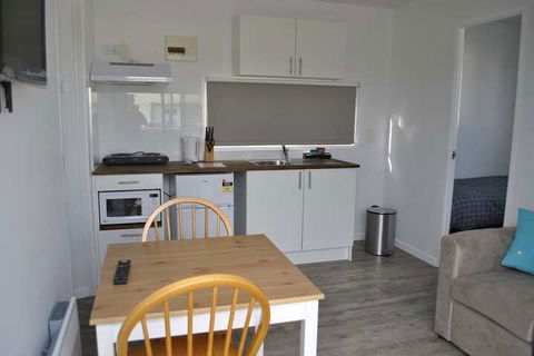 Swansea Holiday Park - Grafton Accommodation 4