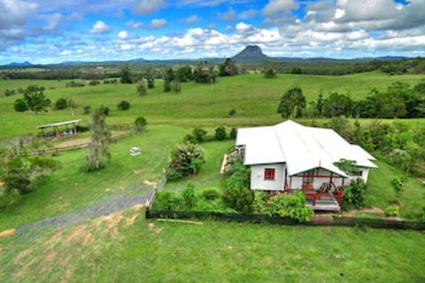 Avalon Noosa Farm Cottages - Grafton Accommodation 0