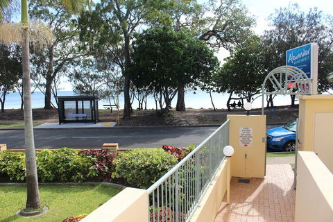 Alexander Beachfront Apartments - Grafton Accommodation 1