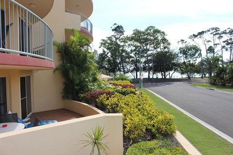Alexander Beachfront Apartments - Grafton Accommodation 6