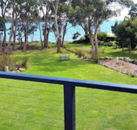 Four Seasons Waterfront Villas - Grafton Accommodation