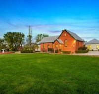 Woodend Old School House - Grafton Accommodation
