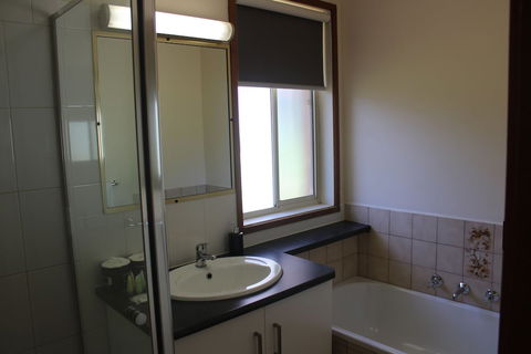 Australian Home Away At East Doncaster Andersons Creek 1 - Grafton Accommodation 4