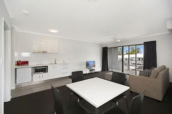 Cooroy Luxury Motel Apartments Noosa - Grafton Accommodation 4