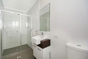 Cooroy Luxury Motel Apartments Noosa - Grafton Accommodation 6
