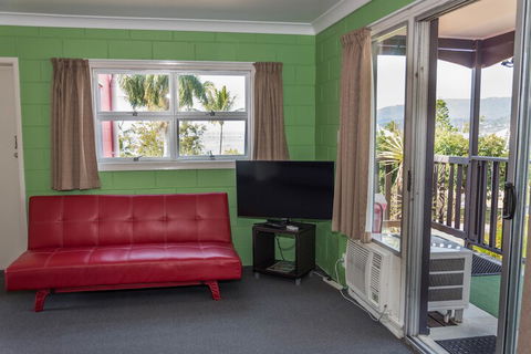 Colonial Court Beachfront Motel And Holiday Stay - Grafton Accommodation 2
