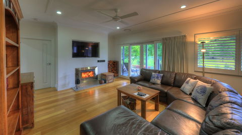 G.g's By The River - Grafton Accommodation 3