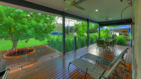 G.g's By The River - Grafton Accommodation 4