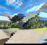 Beachfront Cottages Torquay - Grafton Accommodation