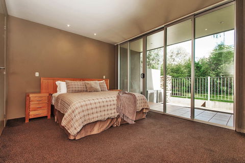 Centenary Peaks - Grafton Accommodation 4