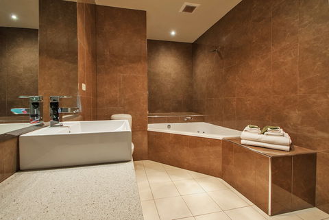 Centenary Peaks - Grafton Accommodation 5