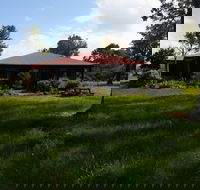 Dunsborough Rail Carriages  Farm Cottages - Grafton Accommodation