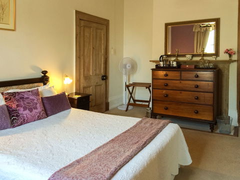 The Racecourse Inn - Grafton Accommodation 6