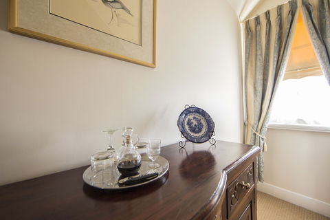 The Racecourse Inn - Grafton Accommodation 5