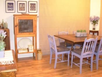 Linger Longer Accommodation SA - Grafton Accommodation 6