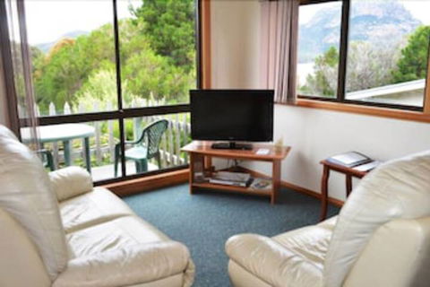 Coles Bay Waterfronter 2 - Grafton Accommodation 2