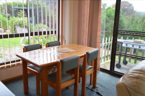 Coles Bay Waterfronter 2 - Grafton Accommodation 5