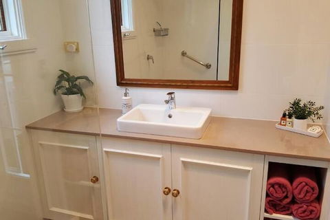Arendon Cottage - Grafton Accommodation 5