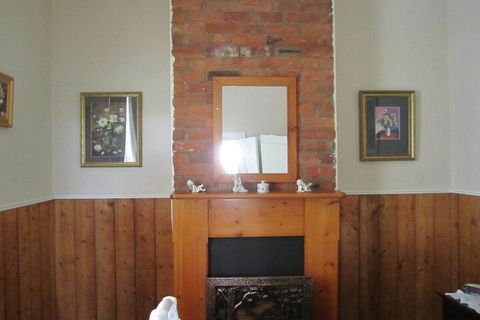 Arendon Cottage - Grafton Accommodation 7