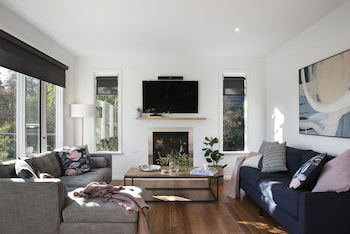 Azure - Grafton Accommodation 0
