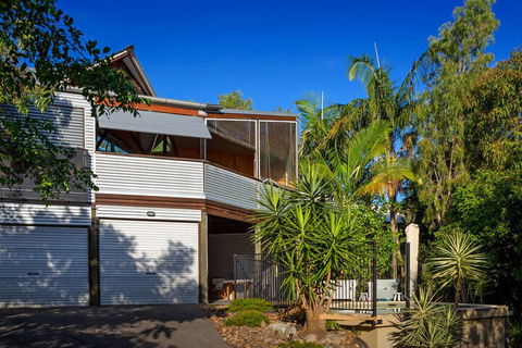 The Dome House - Grafton Accommodation 1