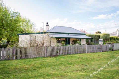 Georgies Cottage - Grafton Accommodation 0