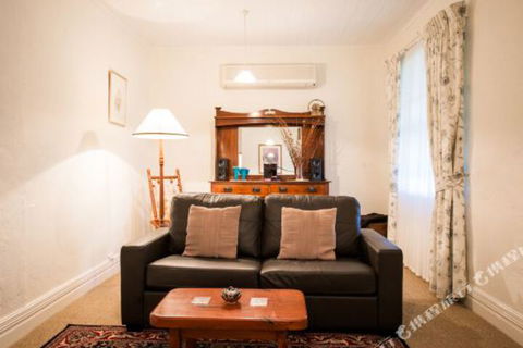 Georgies Cottage - Grafton Accommodation 6