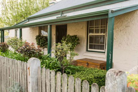 Georgies Cottage - Grafton Accommodation 2