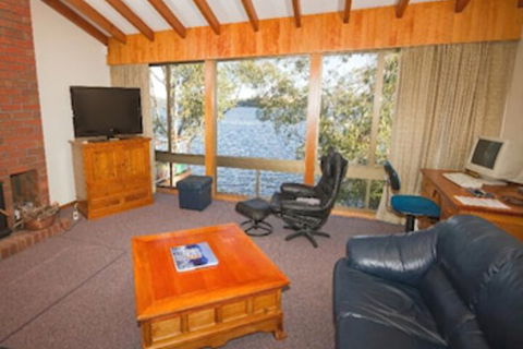Derwent Retreat - Grafton Accommodation 3