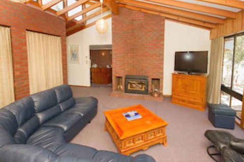 Derwent Retreat - Grafton Accommodation 2
