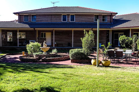 Plumes On The Green Boutique Bed & Breakfast - Grafton Accommodation 1