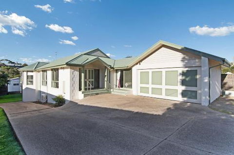 Sand & Foam - Grafton Accommodation 5
