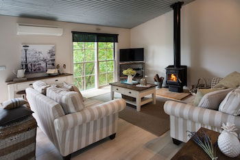 French Cottage - Grafton Accommodation 0