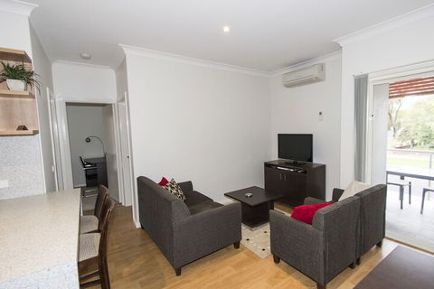 Stay Bathurst - Grafton Accommodation 6
