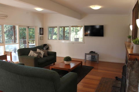 Sunny Corner Lake Eildon - Grafton Accommodation 3